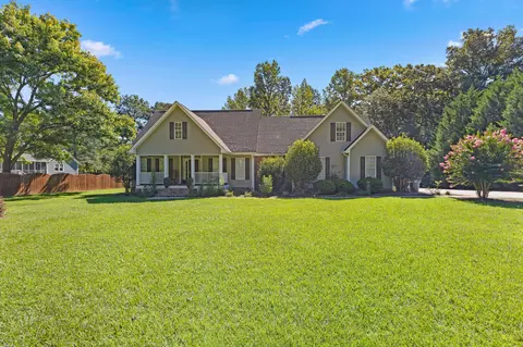 153 Dogwood Dr, Jackson, GA 30233