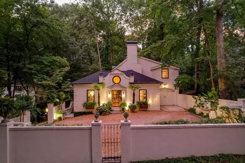 2760 Northside Dr NW, Atlanta, GA 30305