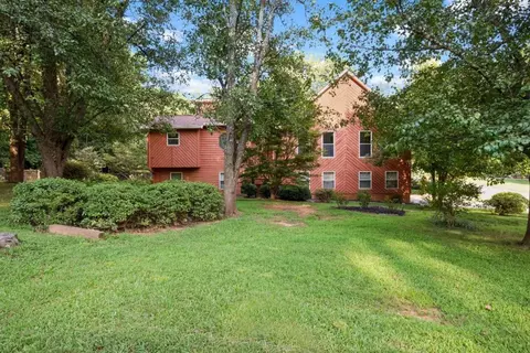 1685 Shadowbrook Dr, Acworth, GA 30102