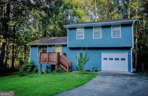 2220 Davis Oaks Ct, Stone Mountain, GA 30087