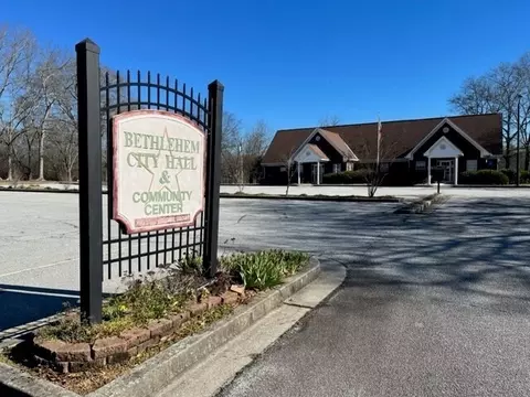 8 Lyndhurst Dr, Bethlehem, GA 30620 photo 3