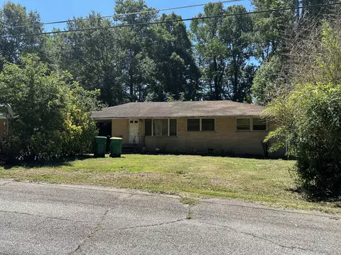675 Fallview Dr, Forest Park, GA 30297