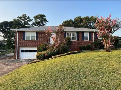 686 SW Birchwood Ln, Marietta, GA 30060