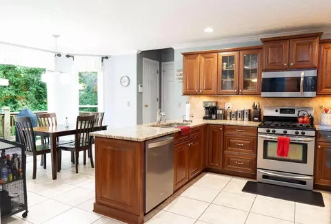 2050 Pendleton Pl, Suwanee, GA 30024 photo 5