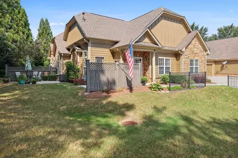 141 Glens Dr, Woodstock, GA 30188