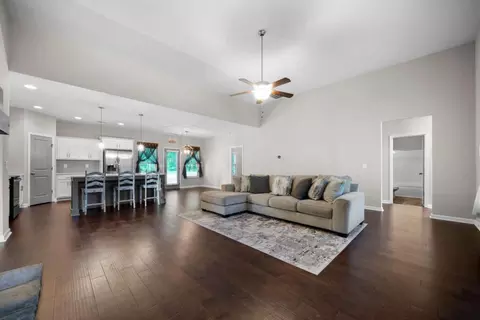 508 Clinton Dr, Temple, GA 30179 photo 2