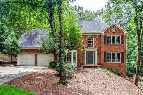 2720 Lakewind Ct, Alpharetta, GA 30005