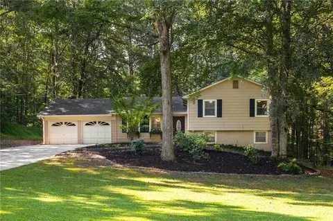 1811 Mitzi Ct, Duluth, GA 30097 photo 2