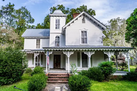1300 N East St, Greensboro, GA 30642