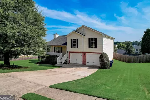 228 Bayou Ln, Winder, GA 30680