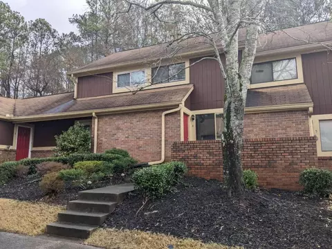 6 Country Place Ct, Alpharetta, GA 30005