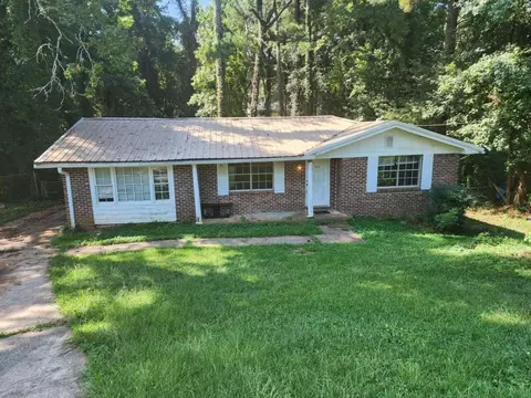 6274 Lakeview Dr, Douglasville, GA 30135