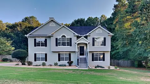 70 Malvern Hl, Sharpsburg, GA 30277