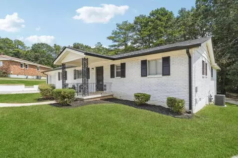 2563 Oak Cir, Ellenwood, GA 30294