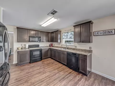 304 Haddenham Cts, Perry, GA 31069 photo 14