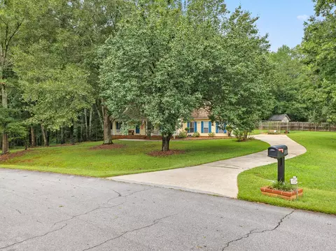 110 Pond Dr, Stockbridge, GA 30281