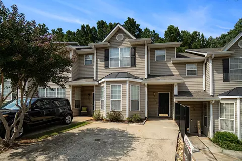 210 Brentwood Dr, Newnan, GA 30263