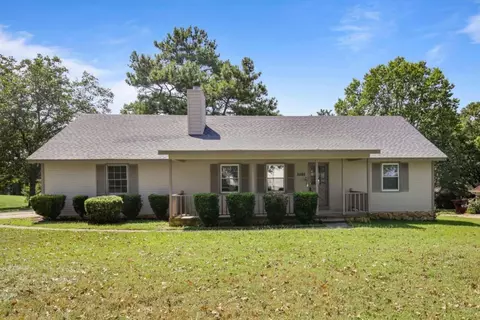 5586 Old Orchard Ct, Rex, GA 30273