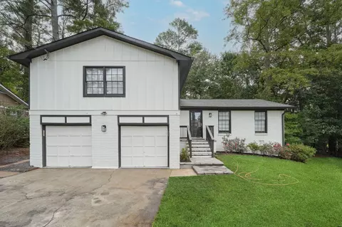 4073 Northstrand Dr, Decatur, GA 30035