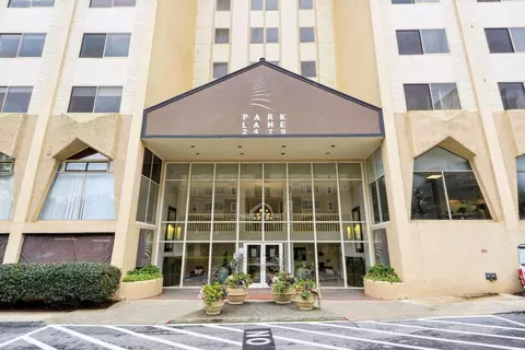 2479 Peachtree Rd NE #1603, Atlanta, GA 30305