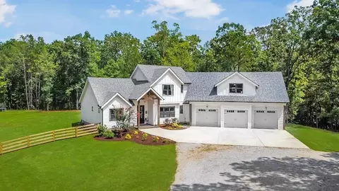 11071 Dogwood Dr, Villa Rica, GA 30180