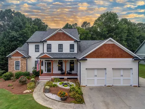 98 Georgetown Dr, Dallas, GA 30132