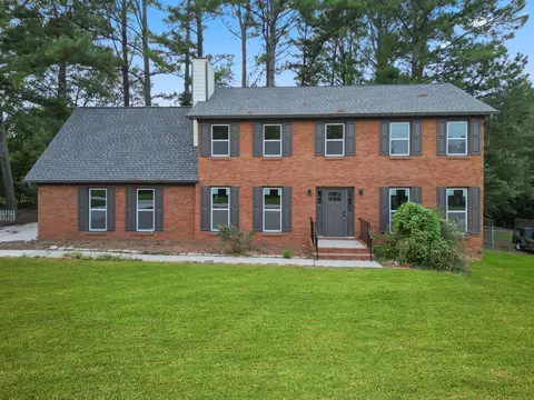 2035 Skyland Glen Dr, Snellville, GA 30078