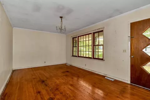 271 E 5th Ave, Winder, GA 30680 photo 11