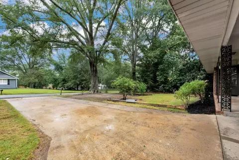 271 E 5th Ave, Winder, GA 30680 photo 17
