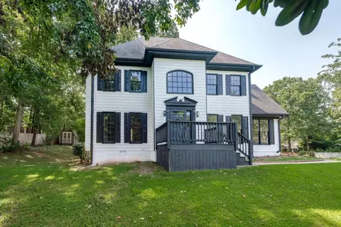 951 Thousand Oaks Dr, Lawrenceville, GA 30043