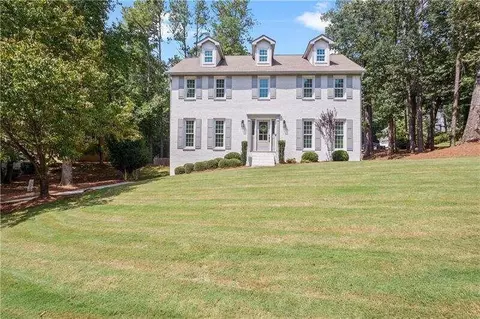720 Springview Ct, Roswell, GA 30076