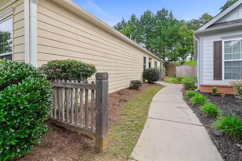 234 River Meadow Dr, Lagrange, GA 30241 photo 3