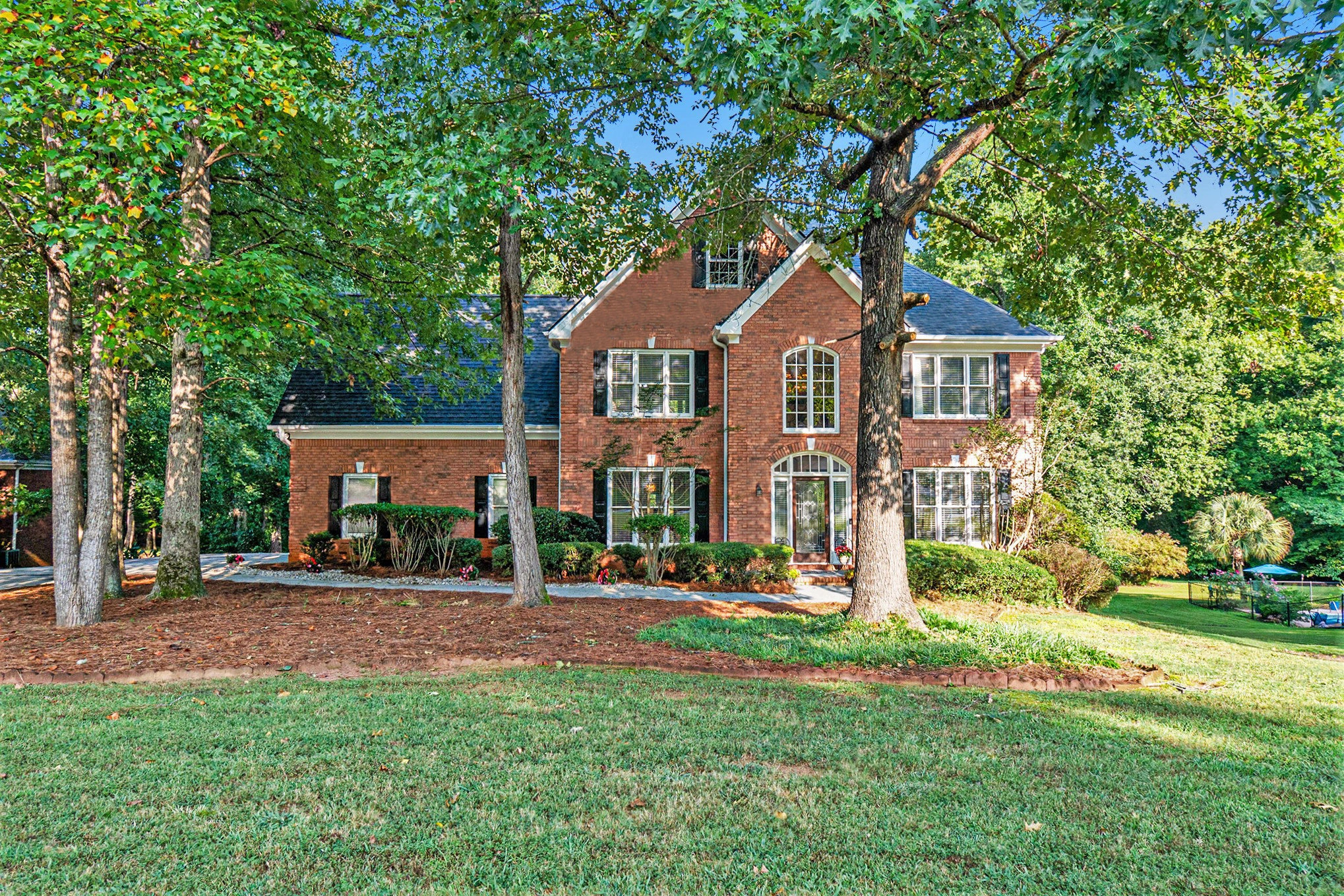 1221 Oxford Dr SE  