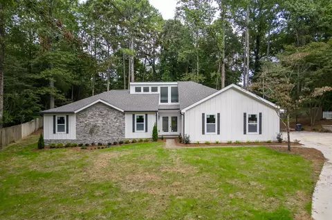 1186 Lake Colony Dr, Marietta, GA 30068