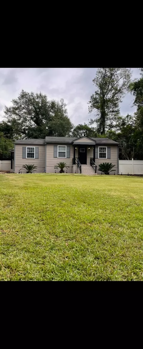 1745 Foster Pl, Macon, GA 31211