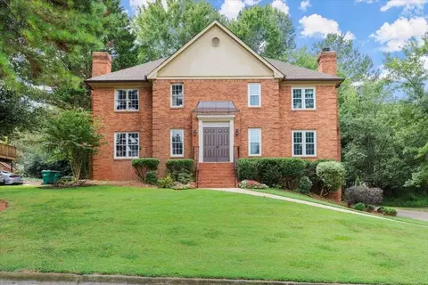 610 Corbin Lake Ct, Sandy Springs, GA 30350