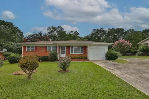 1521 Browns Bridge Ave, Gainesville, GA 30504