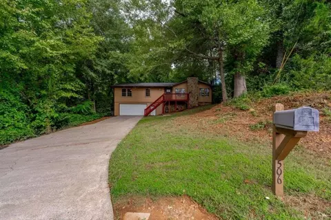 506 Barbara Ct, Woodstock, GA 30188