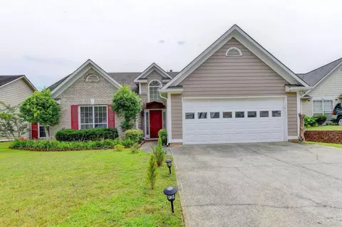 2910 Camelot Woods Dr, Lawrenceville, GA 30044