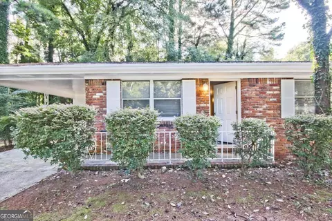 396 Derbyshire Dr, Stone Mountain, GA 30088