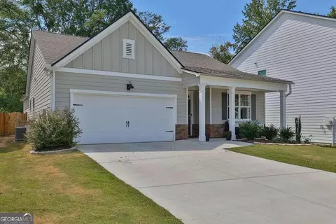 6034 Trumpet Flower Ave, Flowery Branch, GA 30542