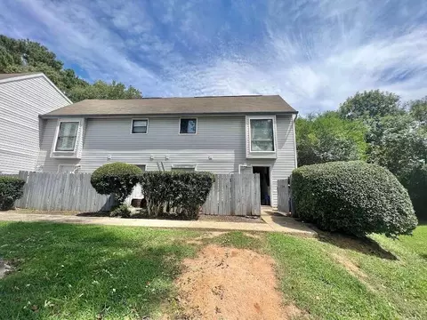 524 Country Greens Dr, Jonesboro, GA 30238