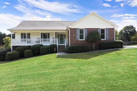 38 Cliffhanger Pointe SW, Euharlee, GA 30120