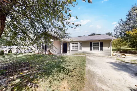 110 Saddleview Ln, Ellenwood, GA 30294