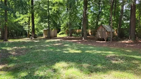 305 Vineyard Dr NW, Marietta, GA 30064