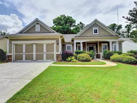 6319 Thunder Ridge Cir, Hoschton, GA 30548
