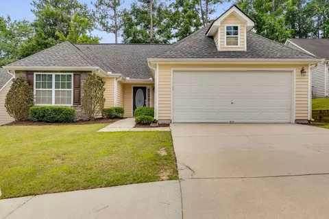 121 Meadow Ct, Fairburn, GA 30213