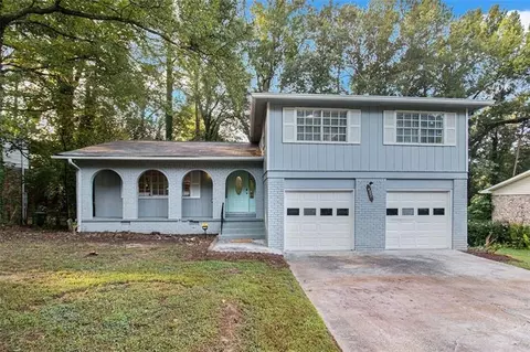 4007 Northstrand Dr, Decatur, GA 30035