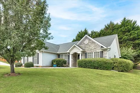 16 Waterloo Ct, Hiram, GA 30141