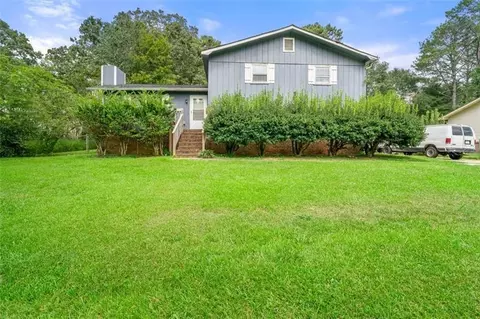 3006 Deshong Dr SW, Stone Mountain, GA 30087